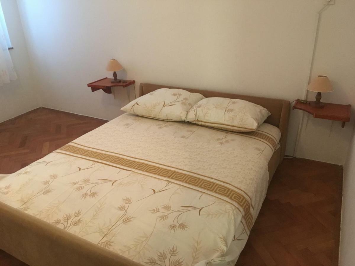 Apartments Ankica Kampor Екстер'єр фото